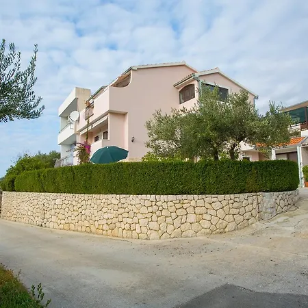 Apartman Tanja *